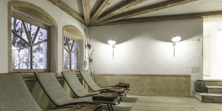 Zalyžujte si v tyrolských Alpách: hotel kousek od střediska, polopenze i neomezený wellness