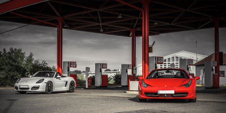 Šlápněte na plyn: Ferrari, Lamborghini i Porsche až na 30 min.