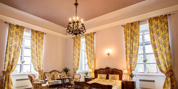Zámecký pobyt v Chateau Hostačov: romantická večeře i bylinná koupel