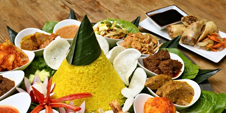 Tác indonéských specialit: krevety, ryba mahi-mahi, hovězí i kuřecí maso pro 3–4 osoby
