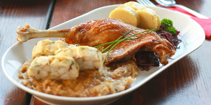 Svatomartinské 4chodové degustační menu pro 2 nebo pro 4: paštika, kaldoun, husí stehýnko a soufflé