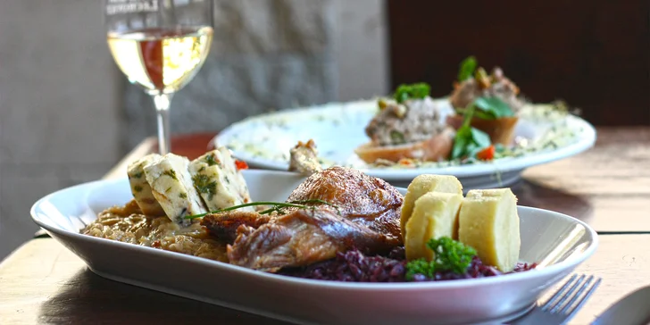 Svatomartinské 4chodové degustační menu pro 2 nebo pro 4: paštika, kaldoun, husí stehýnko a soufflé