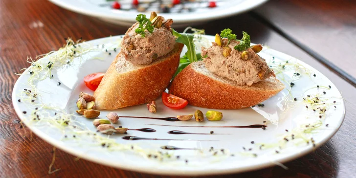 Svatomartinské 4chodové degustační menu pro 2 nebo pro 4: paštika, kaldoun, husí stehýnko a soufflé