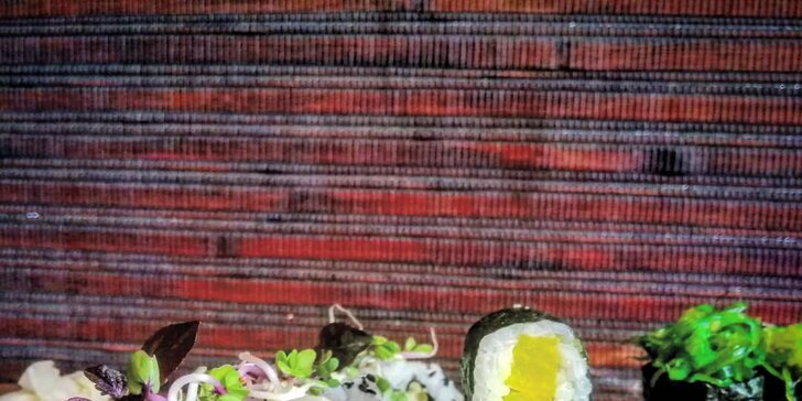 Oběd s příchutí exotiky: 9 kousků sushi s misoshiru polévkou
