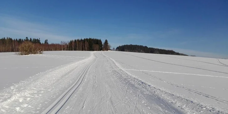 Dovolená pro milovníky zimních sportů a turistiky: jednoduché ubytování s polopenzí