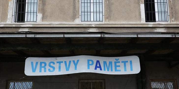 Skutečný příběh o statečnosti v ulicích Prahy: šifrovací hra Paměti národa až pro 5 hráčů