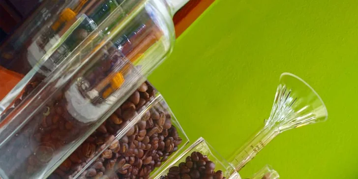 Podzimní posezení: káva dle výběru, domácí limonáda, bagetka i croissant