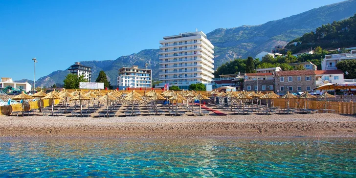 Pobyt v letovisku Sutomore pro pár i rodinu: polopenze a soukromá pláž 100 m od hotelu