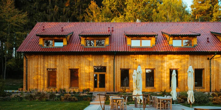 Nádherné ubytování v přírodě s polopenzí, vínem a privátním wellness