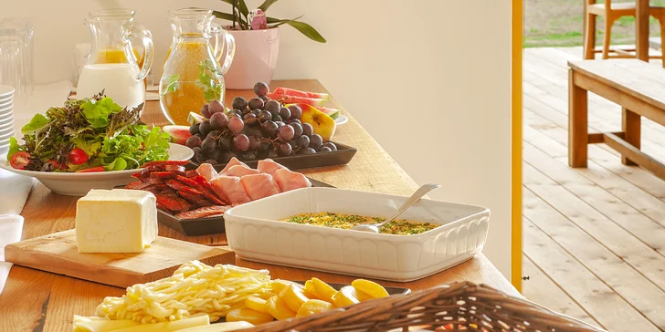 Nádherné ubytování v přírodě s polopenzí, vínem a privátním wellness