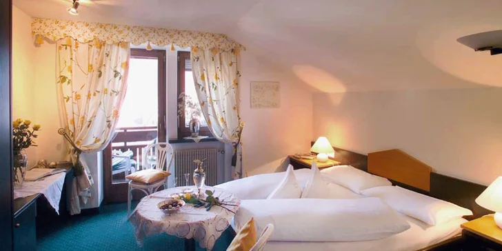 Zalyžujte si v tyrolských Alpách: hotel kousek od střediska, polopenze i neomezený wellness