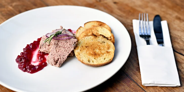 4chodové kachní menu pro dva: paštika, kachní stehno i štrúdl
