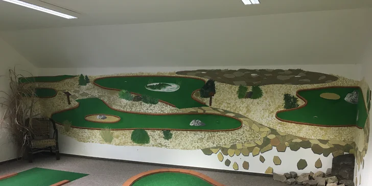 Zábavný adventure minigolf pod střechou: 60 min. hry pro malé i velké