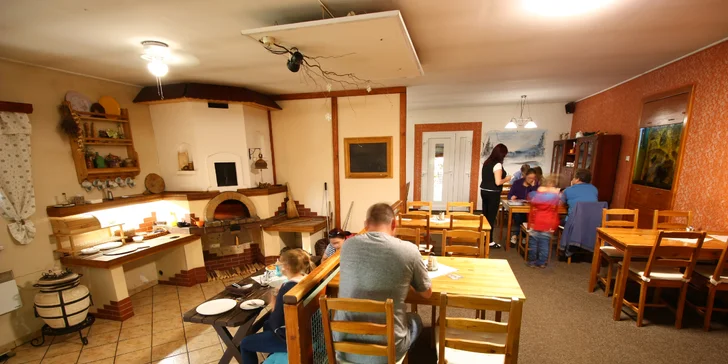 Relax i skvělé jídlo: žebra pečená v peci a 2 hodiny sauny pro dva