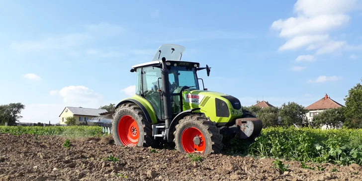 45 nebo 75 min. jízdy na traktoru Claas Arion 420 v reálných situacích na poli pro 1 osobu