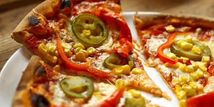 Dobré jídlo i relax: 2 pizzy a vstup pro dva do cedrového fytosudu