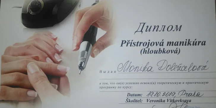 Kompletní péče o nehty dle vašeho výběru: gel, polygel, gel-lak i pánská manikúra