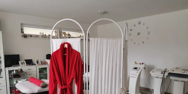 Raindrop masáž s oxygenoterapií na vyhřátém masážním lůžku