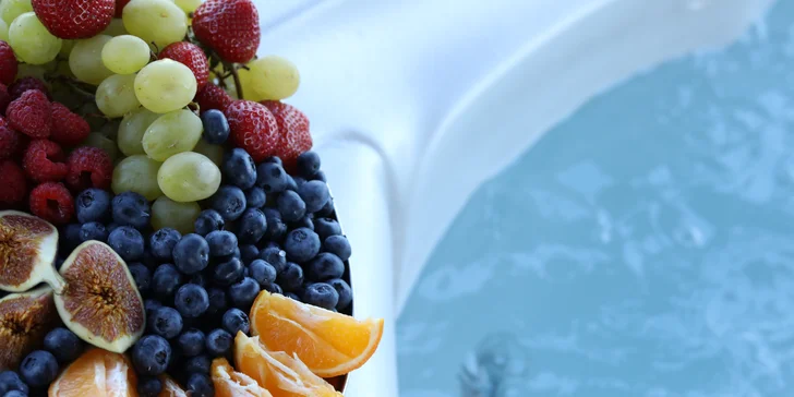 Wellness balíček pro dva: občerstvení, drink i zapůjčení ručníků a županů