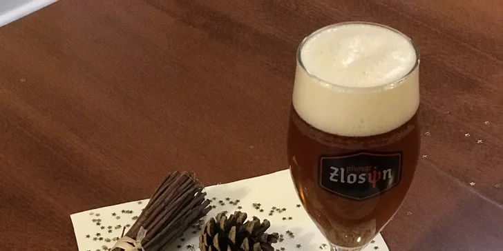 4 skvělé chody pro 2 osoby: paštika s mandlemi, vývar, hovězí steak i dezert