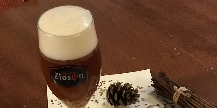 4 skvělé chody pro 2 osoby: paštika s mandlemi, vývar, hovězí steak i dezert