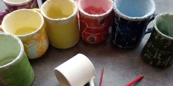 Namalujte si svůj šálek s podšálkem s Keramikou Maříž®: dílna v Praze i Maříži