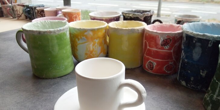 Namalujte si svůj šálek s podšálkem s Keramikou Maříž®: dílna v Praze i Maříži