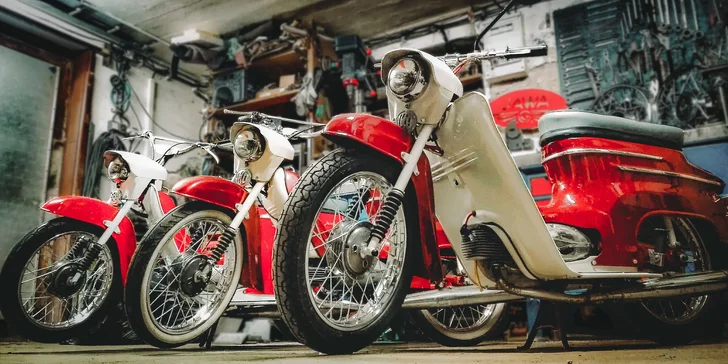 Pronájem legendární motorky Jawa Pionýr na 2, 6 nebo 12 hod.