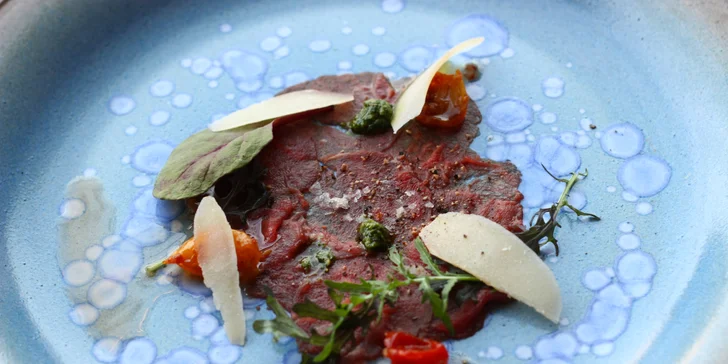 Degustační menu o 11 chodech: hovězí carpaccio, rump steak i čokoládový fondant