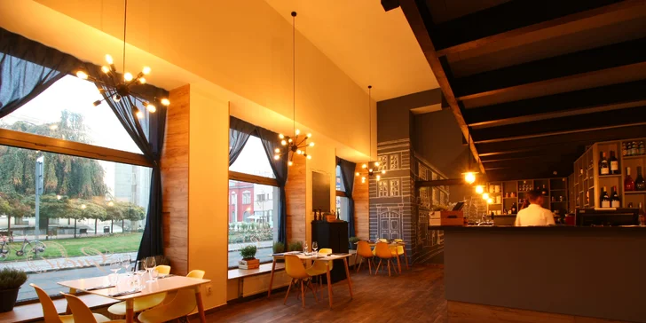 Gurmánské 6chodové menu pro 2 osoby: tuňák, celý humr i mušle sv. Jakuba
