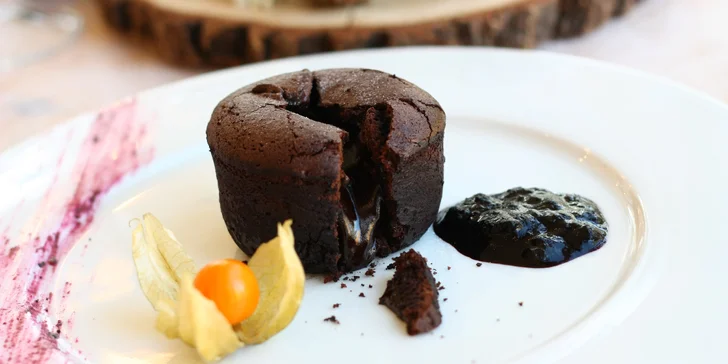 4chodové menu v krásné restauraci: telecí medailonky či steak flambovaný před vašimi zraky