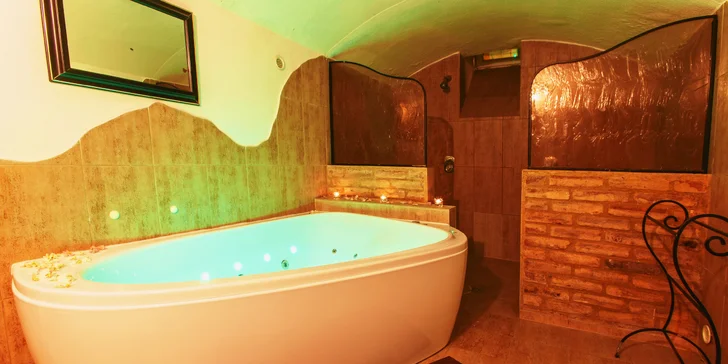 Užijte si pořádný relax: 110 minut ve wellness se saunou a vířivkou pro 2 osoby