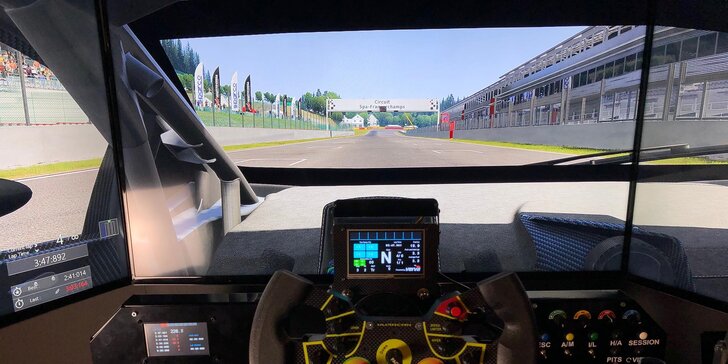 Jízda na promakaném simulátoru závodního auta pro 1–4 řidiče