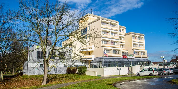 Relax na jihu Čech: neomezený vstup do wellness i masáž a snídaně