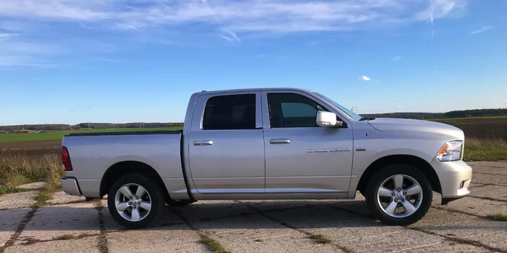 Adrenalin v monstru: spolujízda, řízení i zapůjčení Dodge RAM 1500