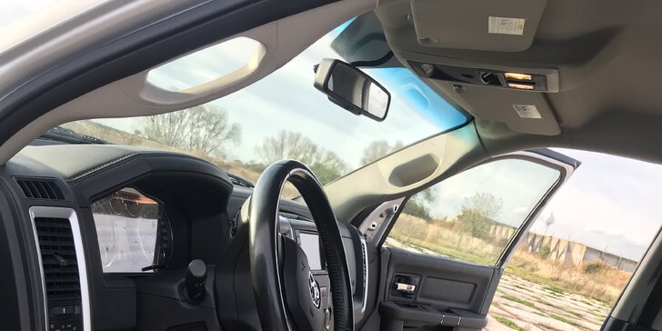 Adrenalin v monstru: spolujízda, řízení i zapůjčení Dodge RAM 1500