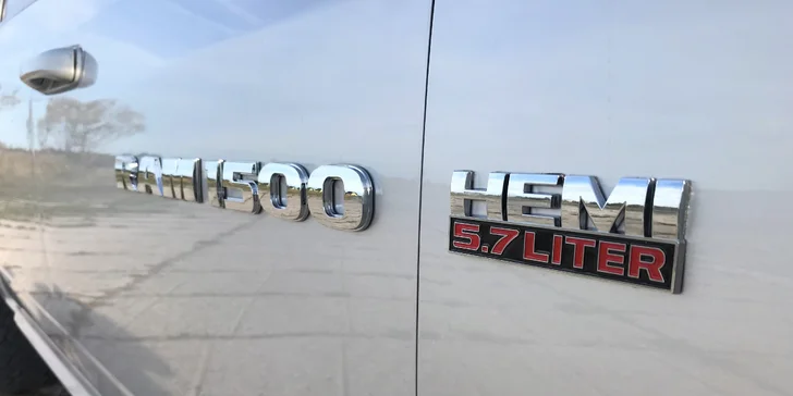 Adrenalin v monstru: spolujízda, řízení i zapůjčení Dodge RAM 1500