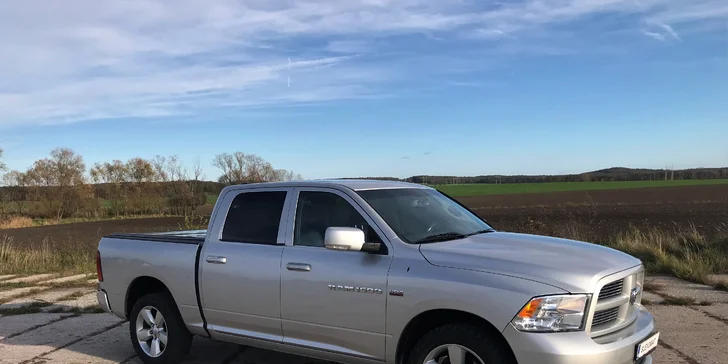 Adrenalin v monstru: spolujízda, řízení i zapůjčení Dodge RAM 1500