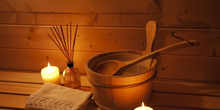 Sladký wellness relax pro dva: 60 minut v sauně, třeba i s masáží a sektem