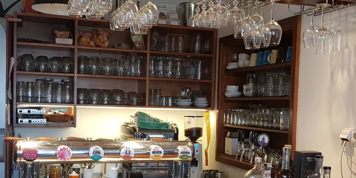 Kachní hody: paštika, kaldoun, pečená kachna i pivo a svatomartinské víno