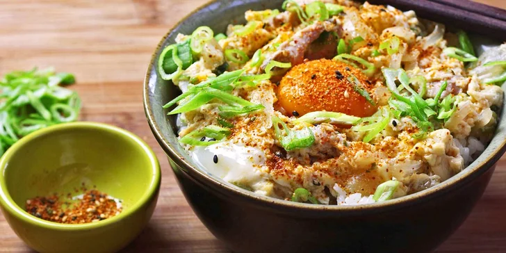 Japonské dvouchodové menu pro 1 či 2 osoby: gyoza taštičky a hlavní chod podle výběru