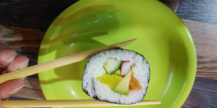 2,5 h neomezené konzumace v novém running sushi baru