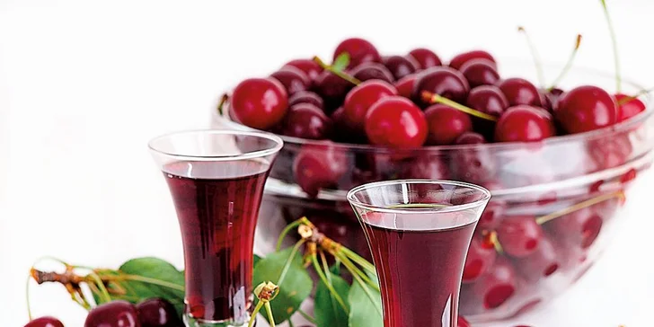 Horký nápoj podle výběru: kořeněný chai latte, čokoláda, kašmírský čaj, svařák i espresso