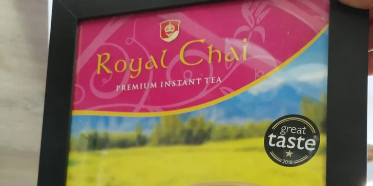 Horký nápoj podle výběru: kořeněný chai latte, čokoláda, kašmírský čaj, svařák i espresso