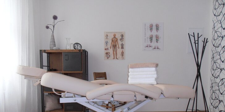 Prohřejte se na masáži: 60 minutová uvolňující masáž lávovými kameny