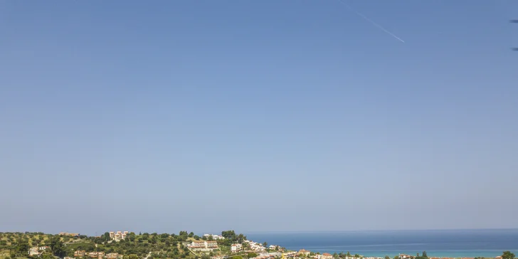 Dokonalost na řeckém Chalkidiki: pronájem moderní dvoupatrové vily až pro 6 osob v blízkosti moře