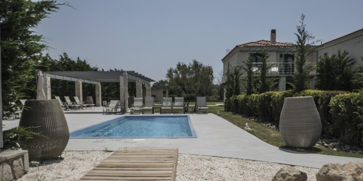 Dokonalost na řeckém Chalkidiki: pronájem moderní dvoupatrové vily až pro 6 osob v blízkosti moře