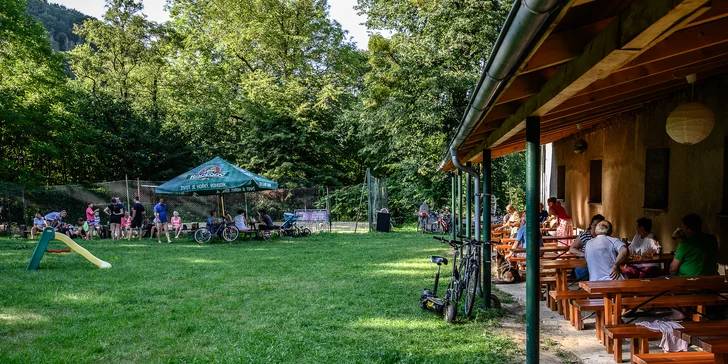 Poznejte krásy Beskyd: aktivní pobyt v penzionu se saunou a snídaněmi