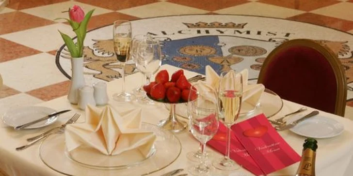 Neuvěřitelných 999Kč za Aquarius SEDMICHODOVÉ degustační menu pro DVA v hodnotě 2980Kč ve vyhlášeném Alchymist Grand Hotel & Spa. Dopřejte si nezapomenutelný kulinářský zážitek připravený mistry ve svém oboru nyní se slevou 66%
