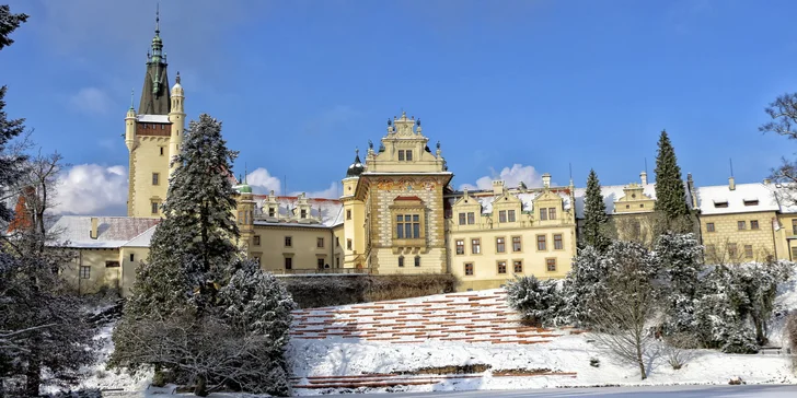Vítejte v hotelu Azza: pobyt nedaleko Prahy se snídaněmi, láhví prosecca a romantickou večeří